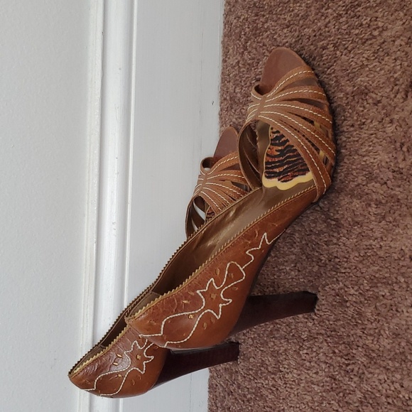 Carlos Santana open toe heels - Picture 3 of 6